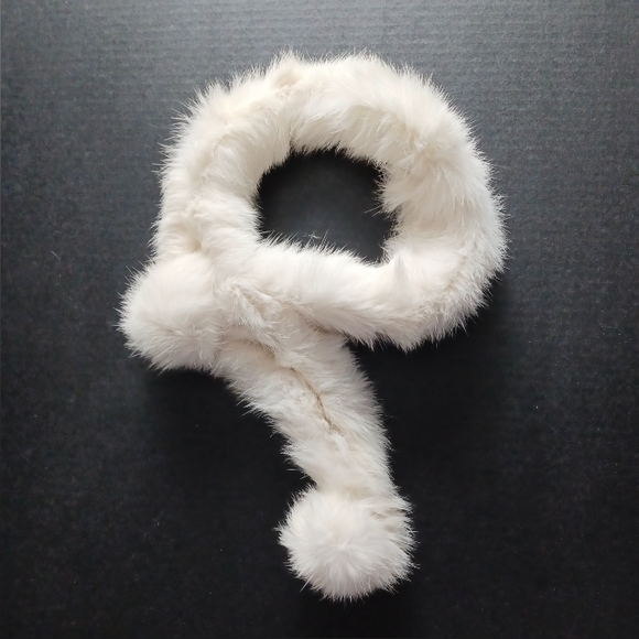 New Rabbit Fur Adjustable Scarf - Picture 2 of 3